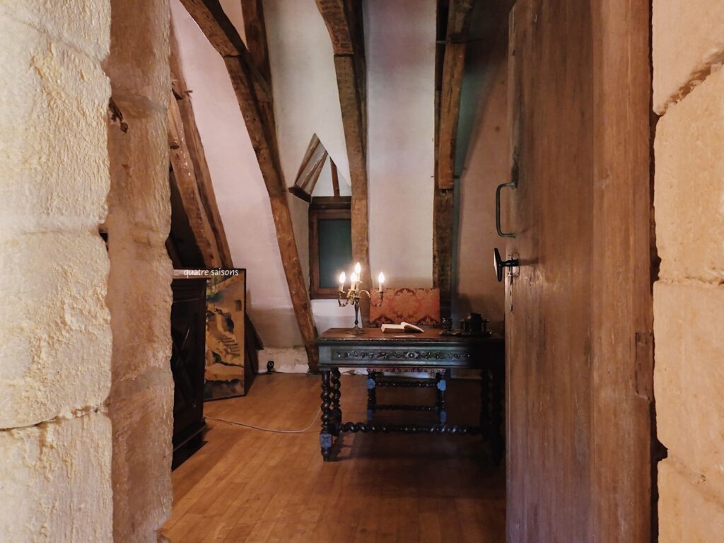 フランス南西部の村、サン＝レオン＝シュル＝ヴェゼールにあるマナーハウス