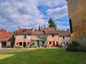 フランス南西部の村、サン＝レオン＝シュル＝ヴェゼール