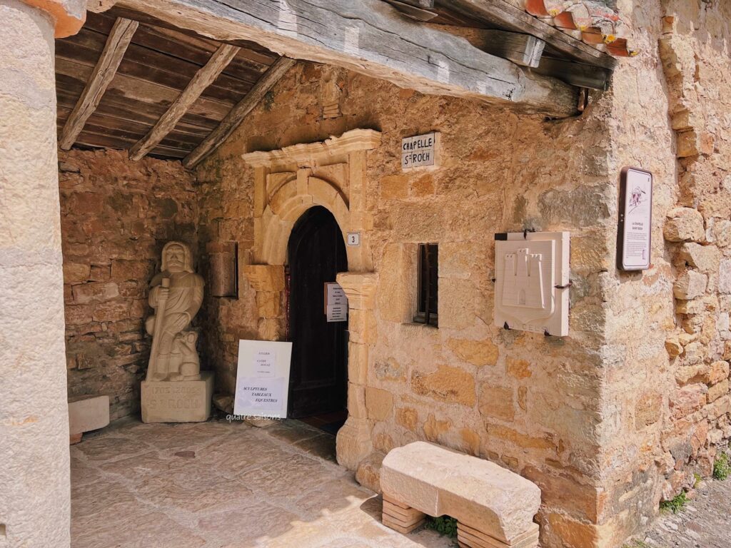 フランス南西部の美しい村、ピュイセルシのサン・ロック礼拝堂。