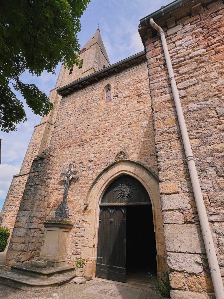 フランス南西部の美しい村、ピュイセルシのサン・コルネイユ教会。