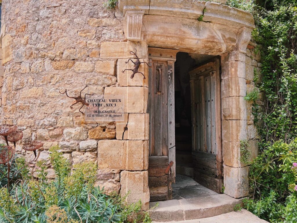 フランス南西部の村、ブルニケルのお城