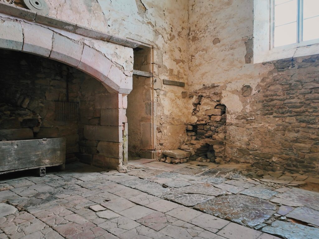 フランス南西部の村、ブルニケルの新しいお城