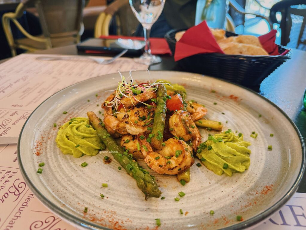 南フランスの街ラ・トゥール・デーグのレストランBrasserie du Château