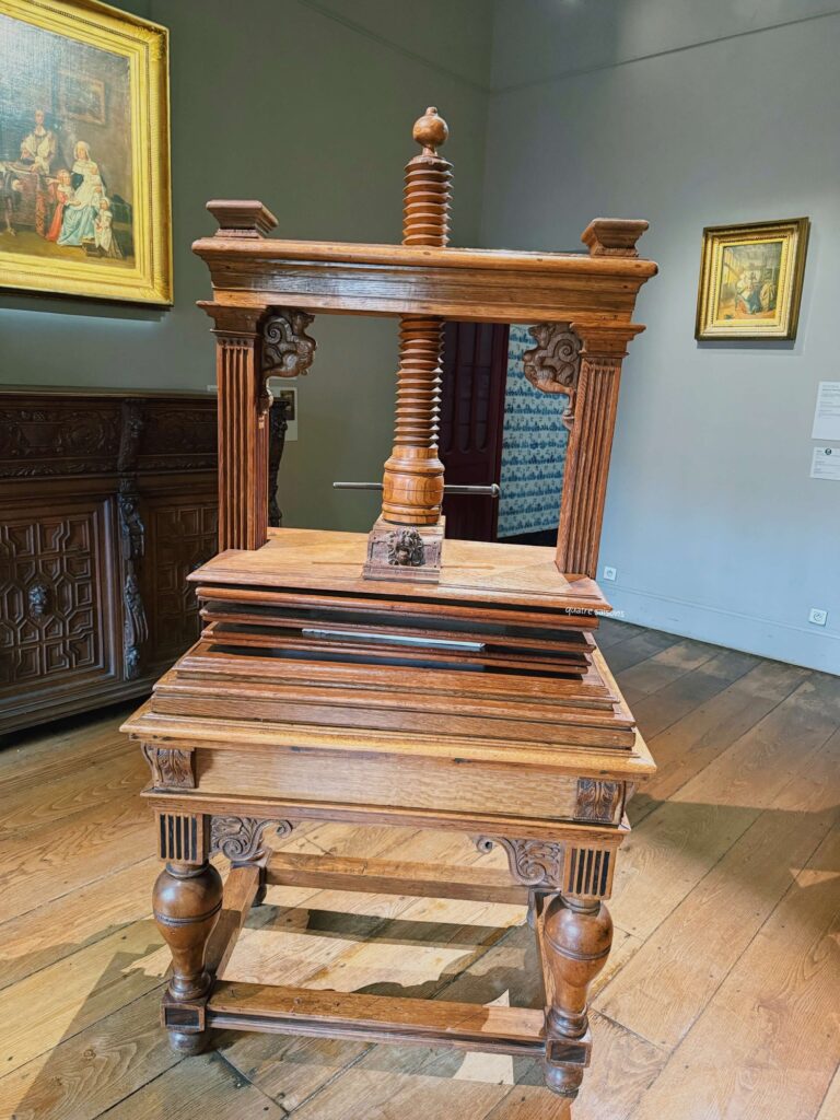 フランス北部の街リールにあるオスピス・コンテス(Musée de l'Hospice Comtesse)