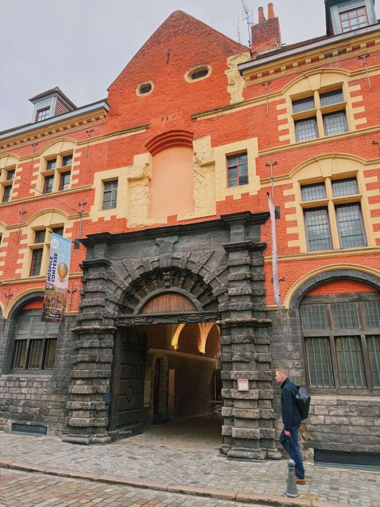 フランス北部の街リールにあるオスピス・コンテス(Musée de l'Hospice Comtesse)