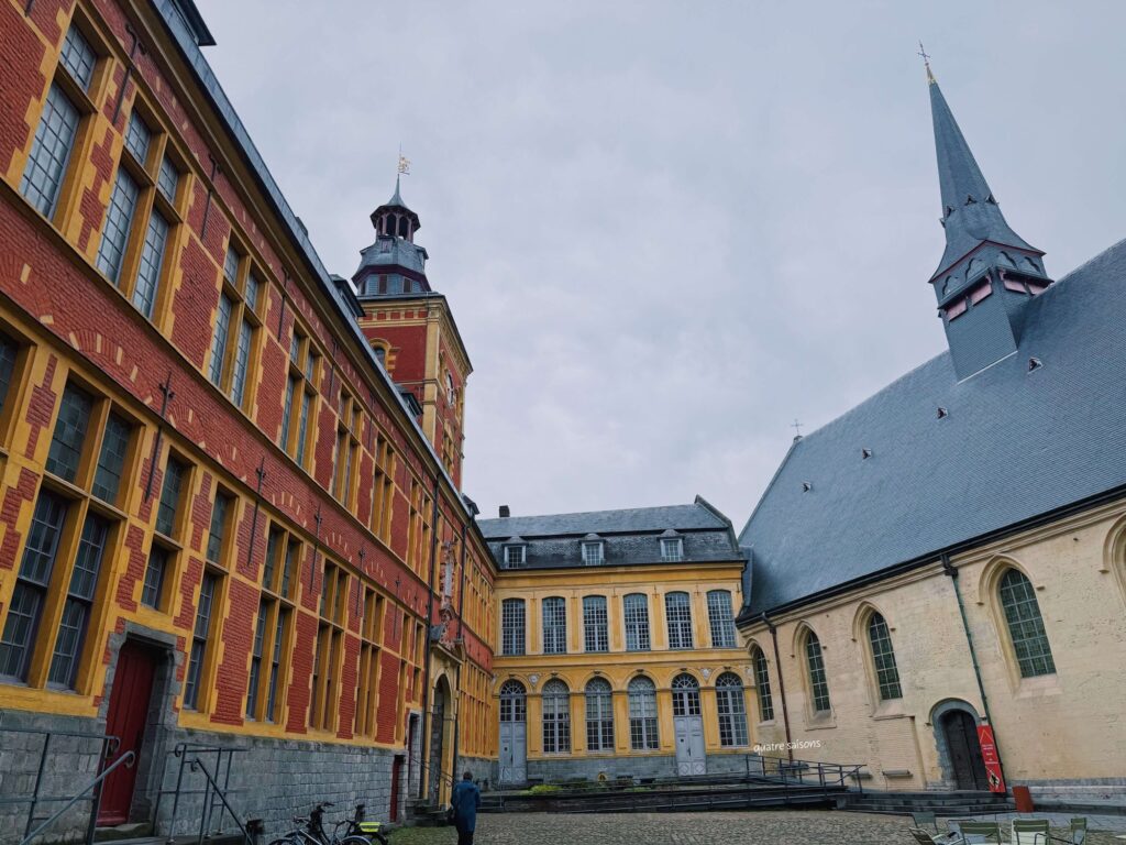 フランス北部の街リールにあるオスピス・コンテス(Musée de l'Hospice Comtesse)