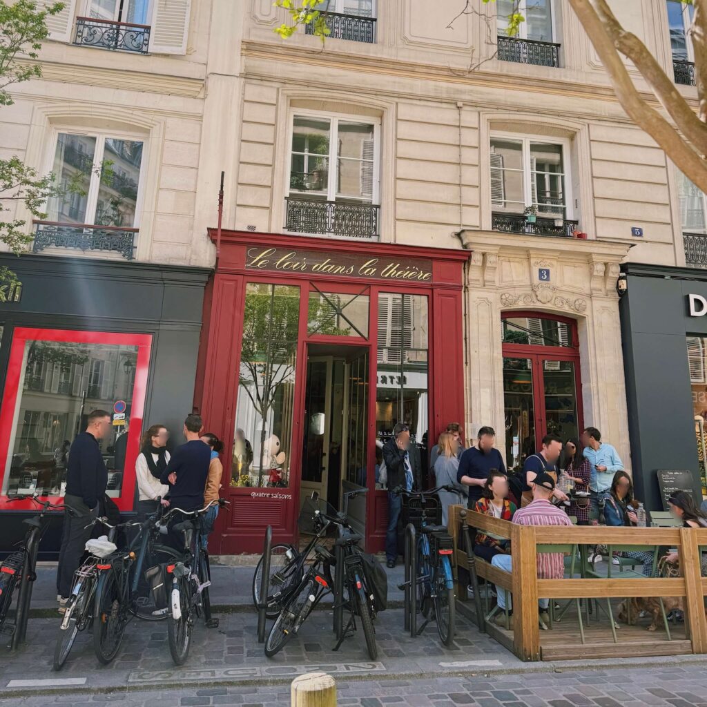 パリのマレ地区にあるランチも食べれる喫茶店、Le Loir dans la Théière