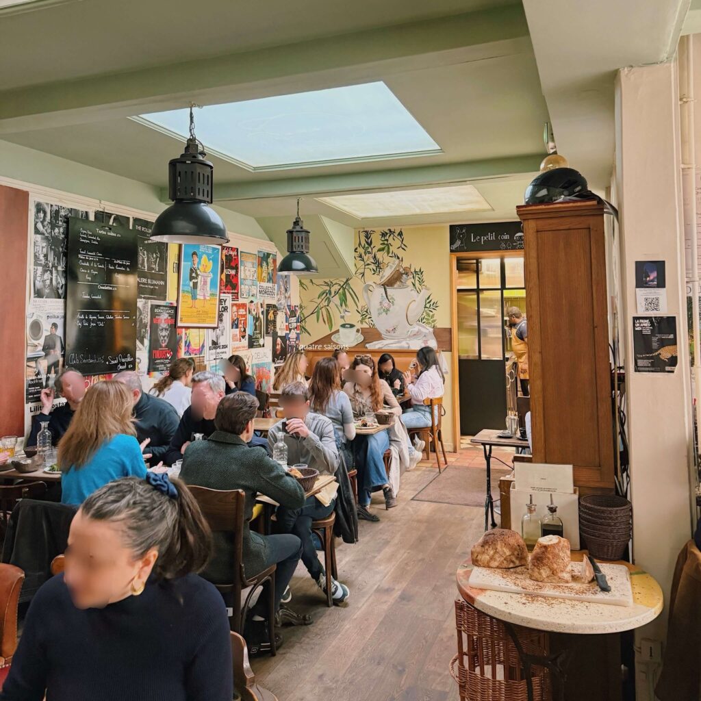 パリのマレ地区にあるランチも食べれる喫茶店、Le Loir dans la Théière