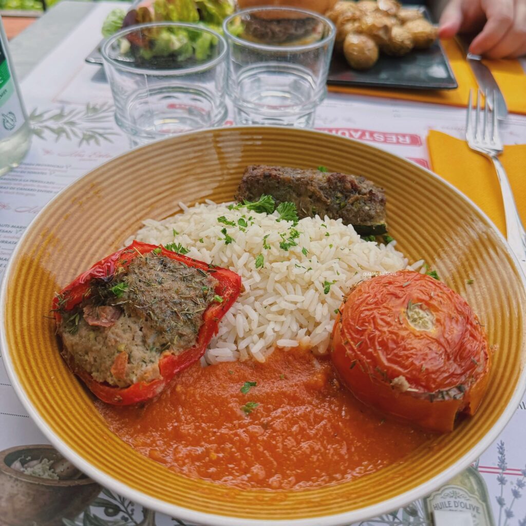 南フランス・ルシヨンのレストラン、Restaurant l'Escalier