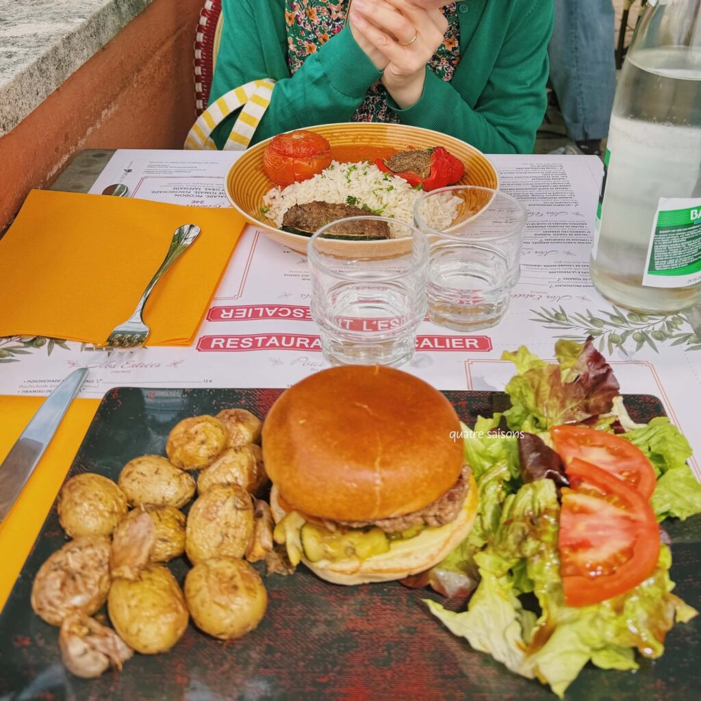 南フランス・ルシヨンのレストラン、Restaurant l'Escalier