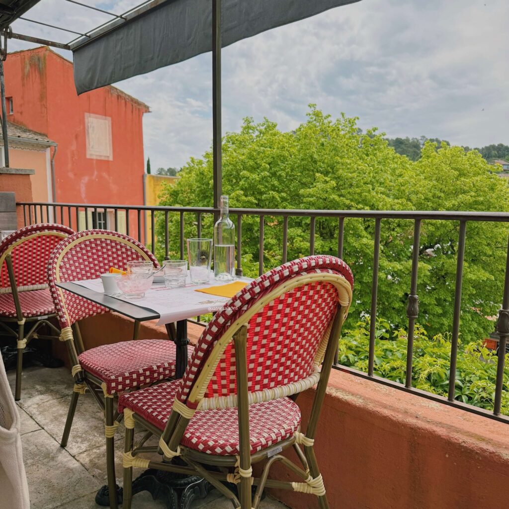 南フランス・ルシヨンのレストラン、Restaurant l'Escalier