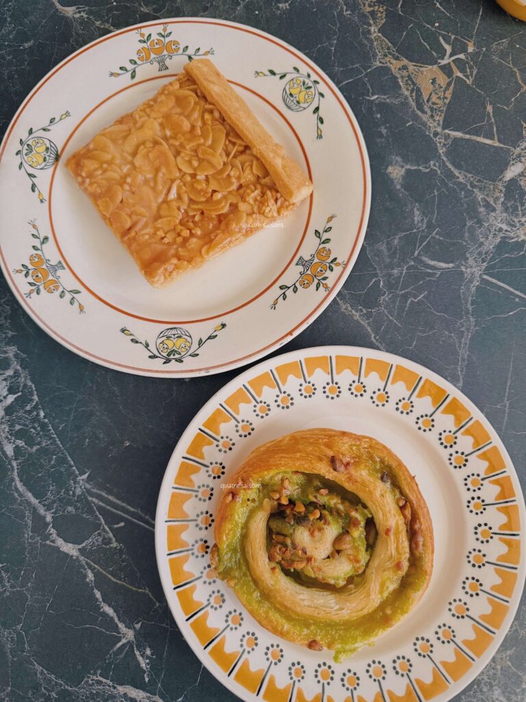 南フランスの村、エガリエールのパン屋さんMaison Alpilles