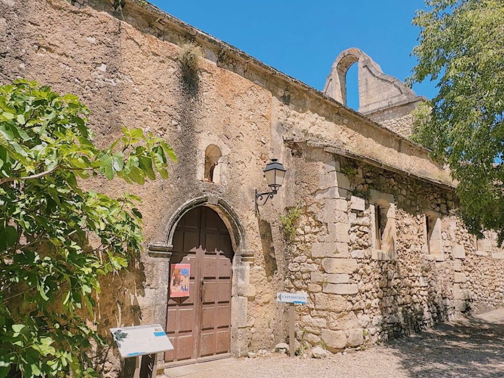 南フランスの村、エガリエールの旧サン＝ローラン教会