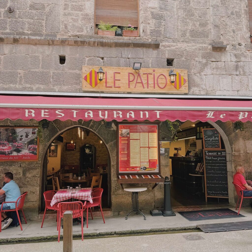 フランス南西部、スペイン国境近くの村ヴィルフランシュ・ド・コンフランのレストランLe Patio