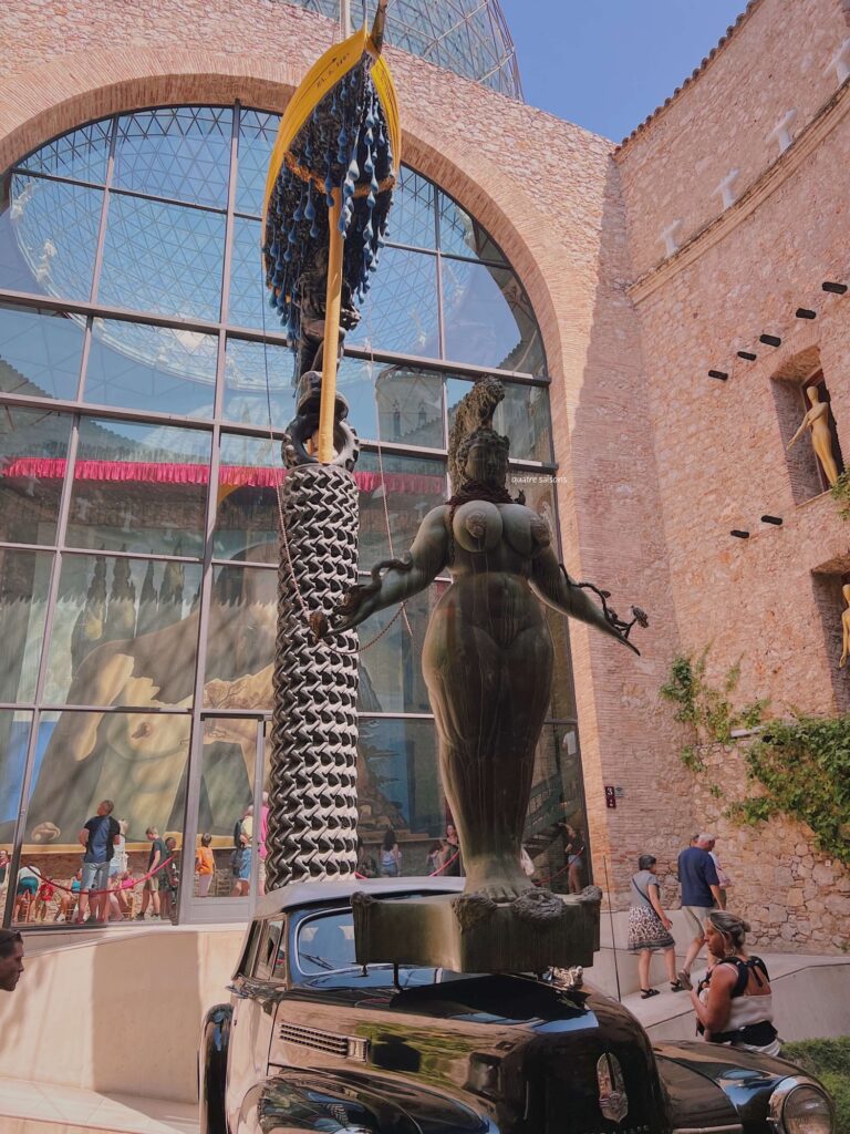 スペイン、フィゲラスにあるダリ劇場美術館
