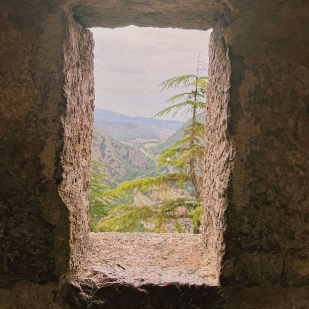 フランス南西部の村ヴィルフランシュドコンフランにあるリベリア砦（Fort Libéria）