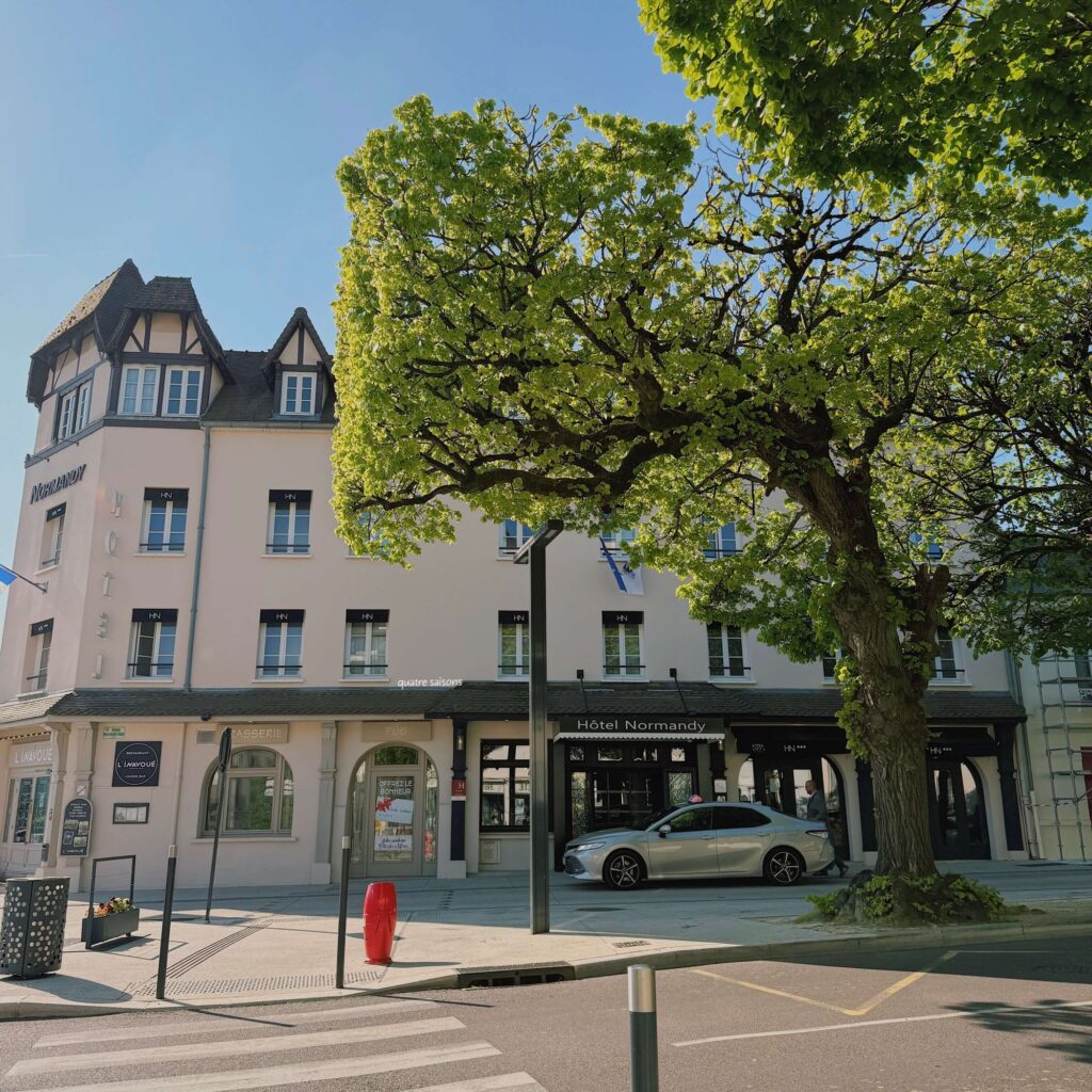 ヴェルニーのモネの庭を訪れた時に利用したホテル、Hôtel le Normandy