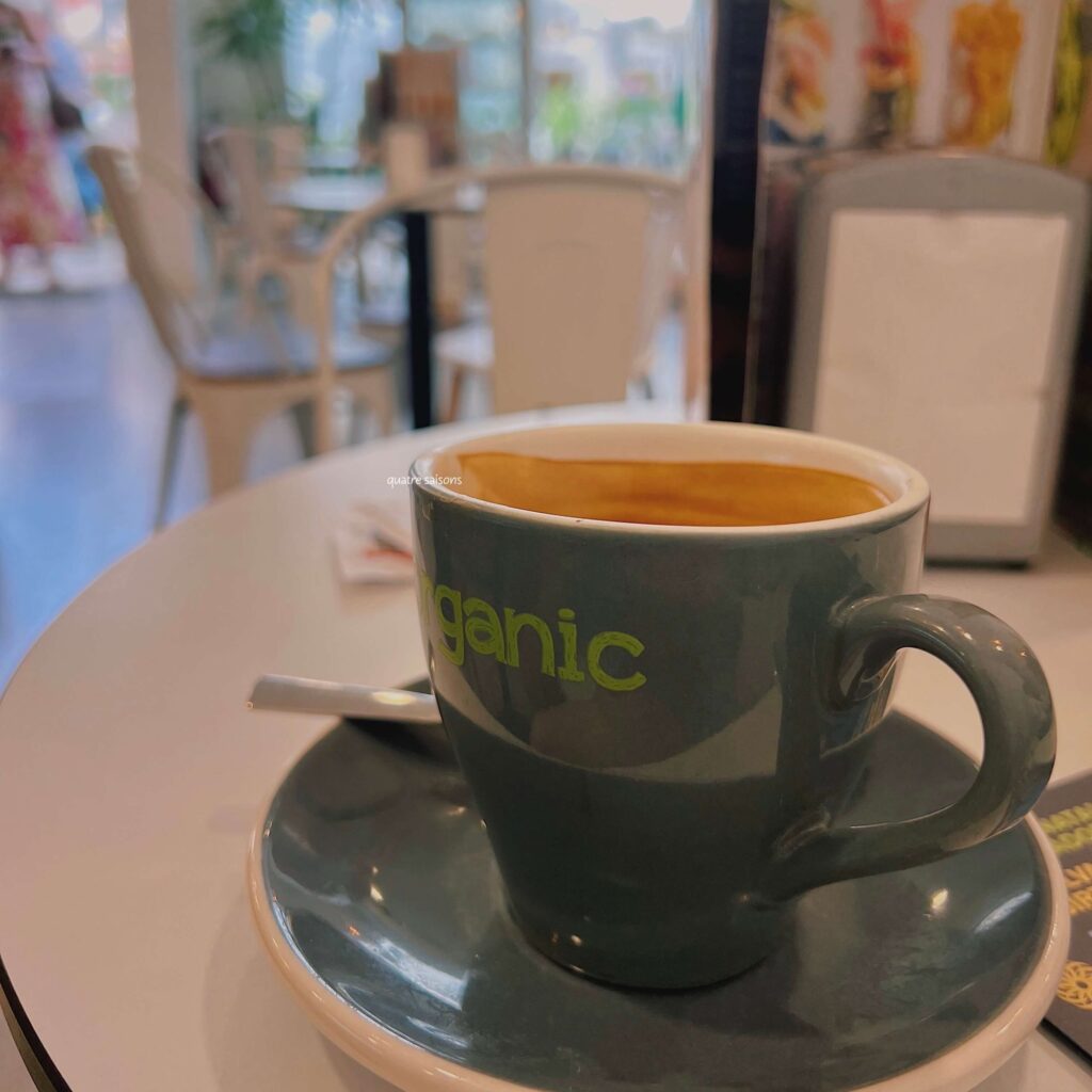 スペインの街、フィゲラスのカフェ、Rambla cultura artesana