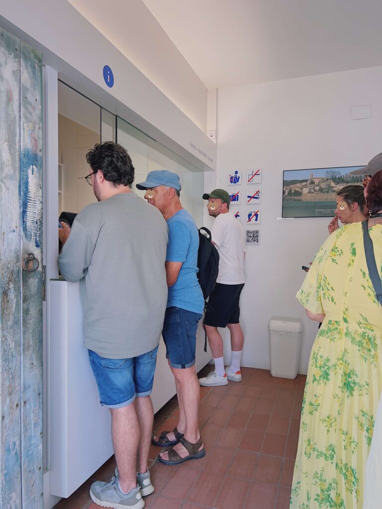 スペイン・サルバドール ダリの家美術館、カダケス近くにある通称・卵の家
